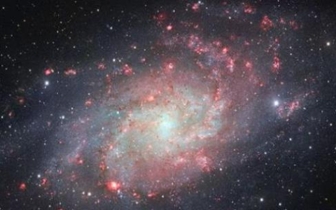 仙女座星系：距离地球254万光年的大星系碰撞预测