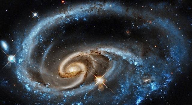 探索宇宙奥秘：银河系与仙女座星系交汇的影响及其对人类的意义